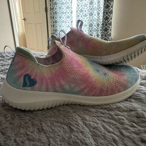 Girls sketchers tie dye sneakers, size 3, good condition